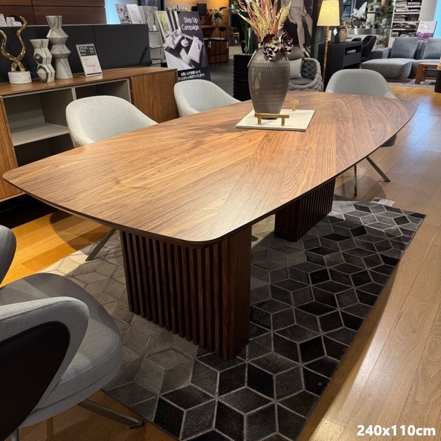 LAMBRO(���֥�)�����˥󥰥ơ��֥�