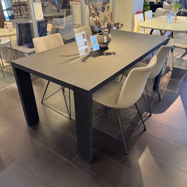 Dining Table�ڰ���Ź��