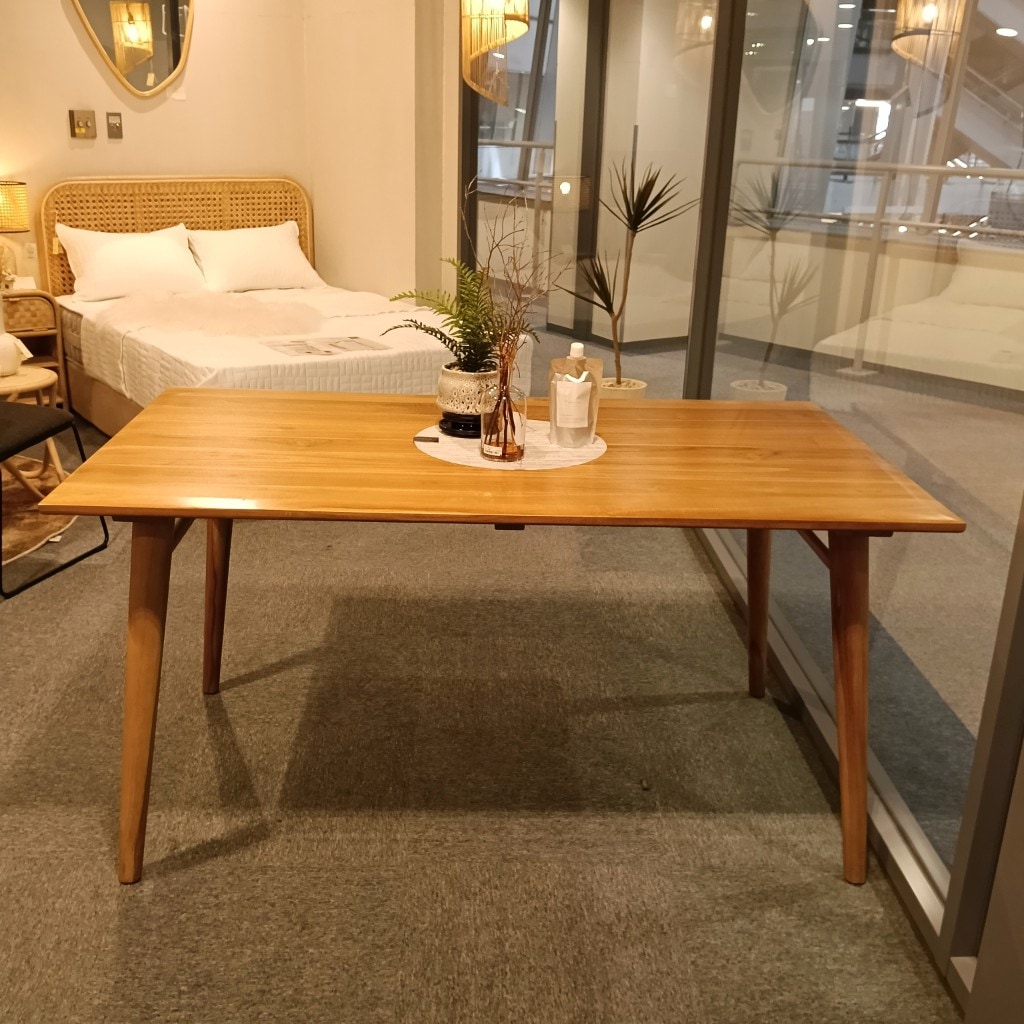 Prague�ʥץ�ϡ˥����˥󥰥ơ��֥�150cm�ڿ���Ź��