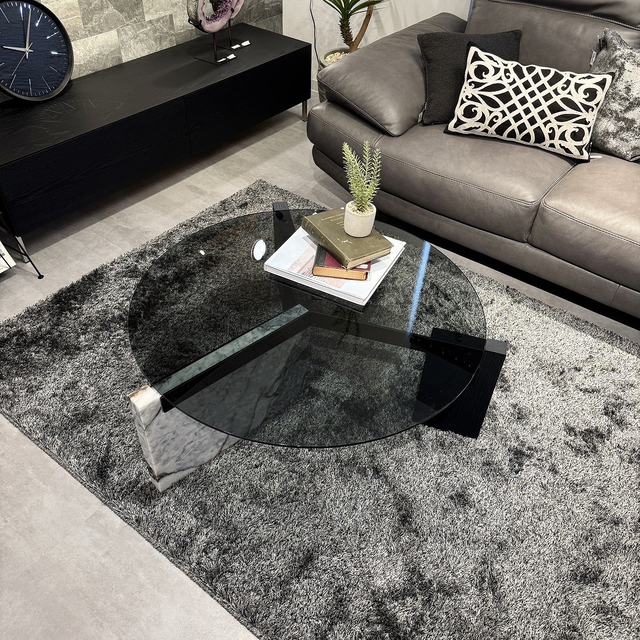 ROVIGO�ʥ����������˥�ӥ󥰥ơ��֥�