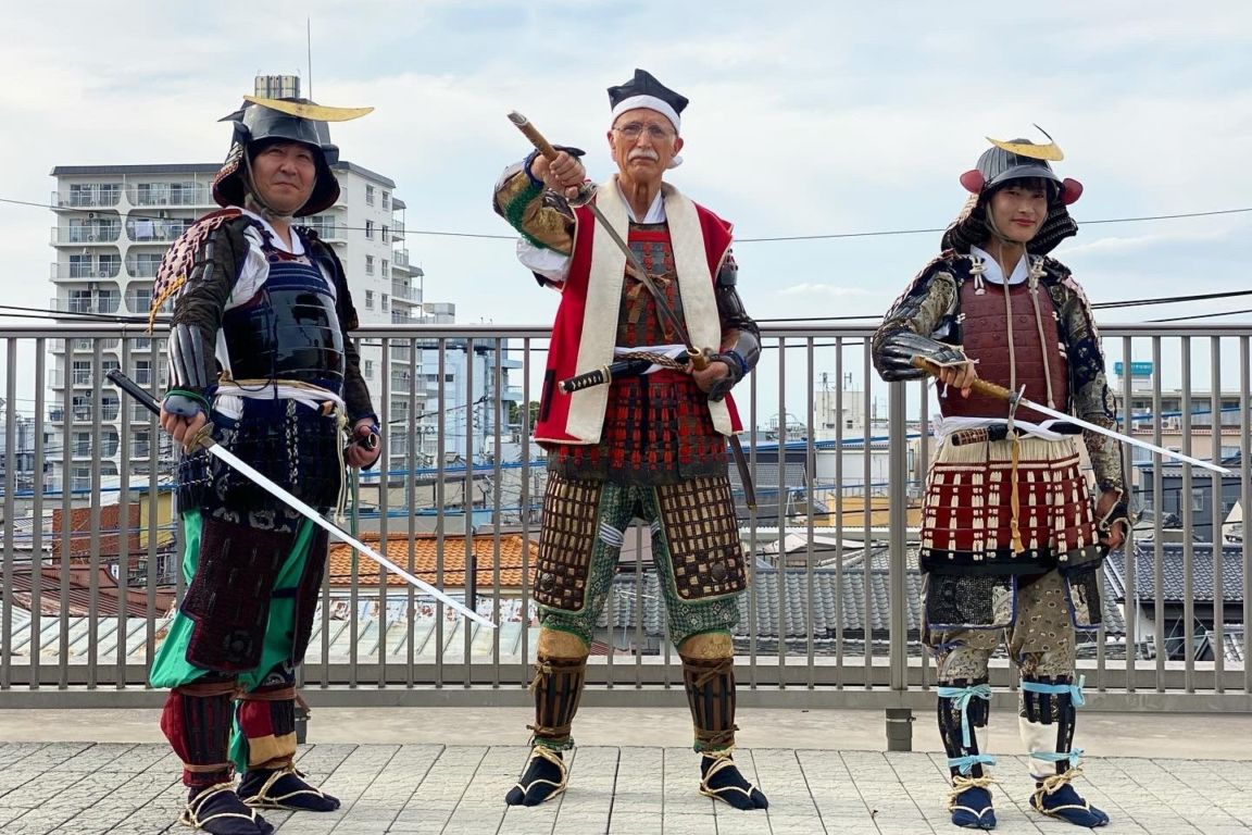江戸時代前期変形四ツ菱御家紋入り甲冑用鎧櫃リペア扱いジャンク武具本歌難有り当時物 体験】川越市／歴史ある小江戸川越で、甲冑体験街歩き・食事付きプラン