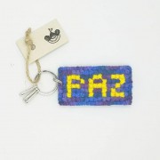 ◆期間限定セール◆【MERCADINHO】キーホルダーPAZ｜ブラジル刺繍タペサリア|インテリア雑貨