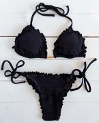 【Morena Rosa】ジャガードブラック縁フリル三角水着