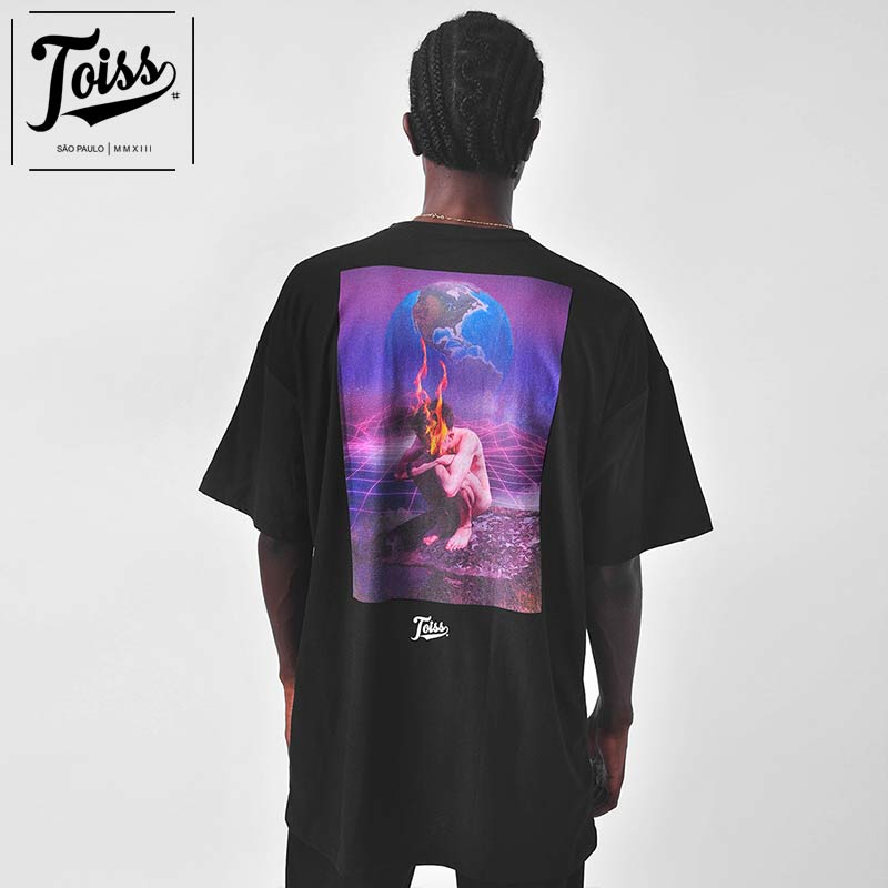 【TOISS】オーバーサイズTシャツ Flame World ブラック TOISS】トイス バックプリント オーバーサイズTシャツ Flame