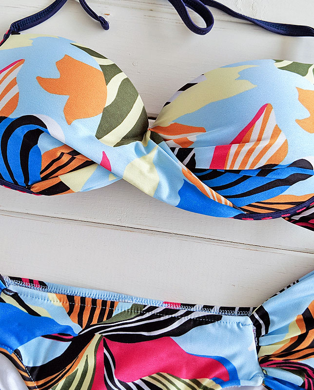 Morena Rosa】フロントクロスアクアフラワー水着 ワイヤー入り