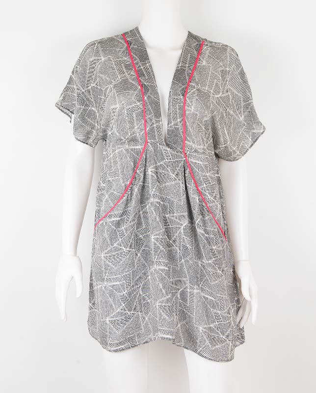 【Morena Rosa】V開き チュニックドレス ライングラフィック Morena Rosa】V開き チュニックドレス ライングラフィック