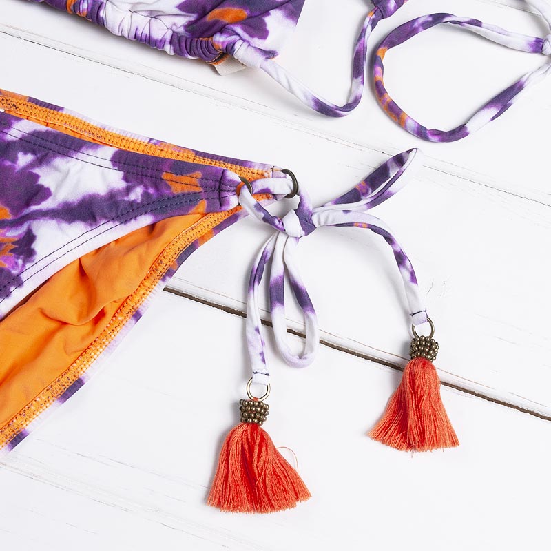 ◇半額セール◇タイダイ柄 フリンジチャーム付き三角ビキニ 水着