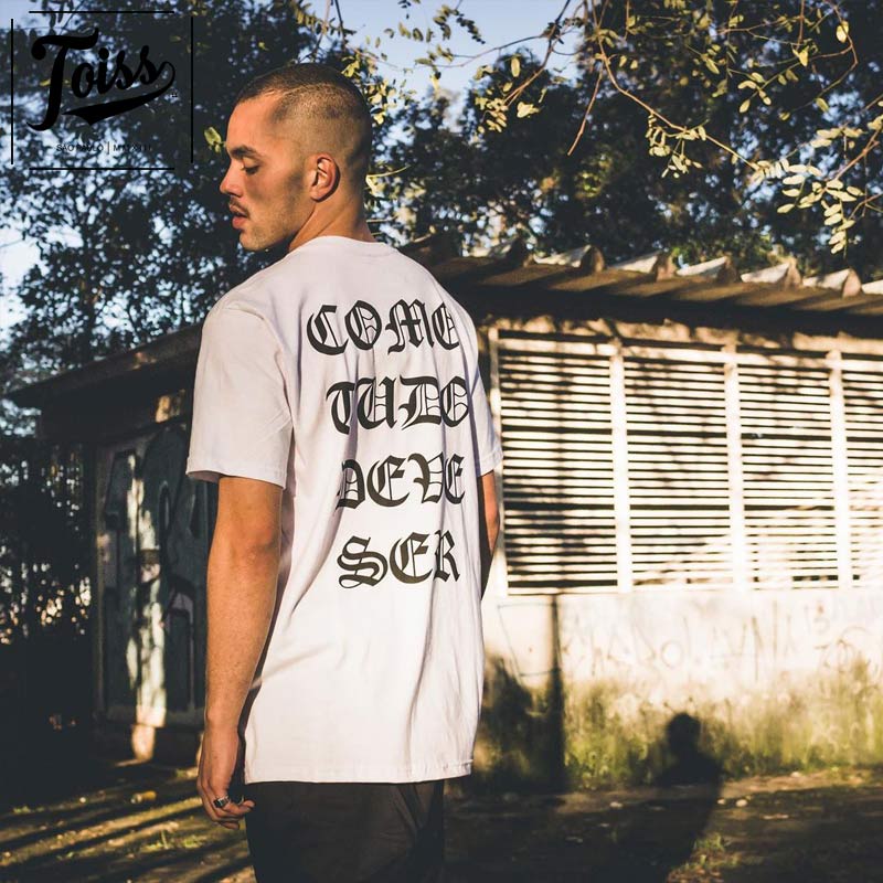 Toiss ゴシックレタリングtシャツ Como Tudo Deve Ser ホワイト Toiss ネイマールブランド メンズウエア Tシャツの ブラジル通販 Sorte
