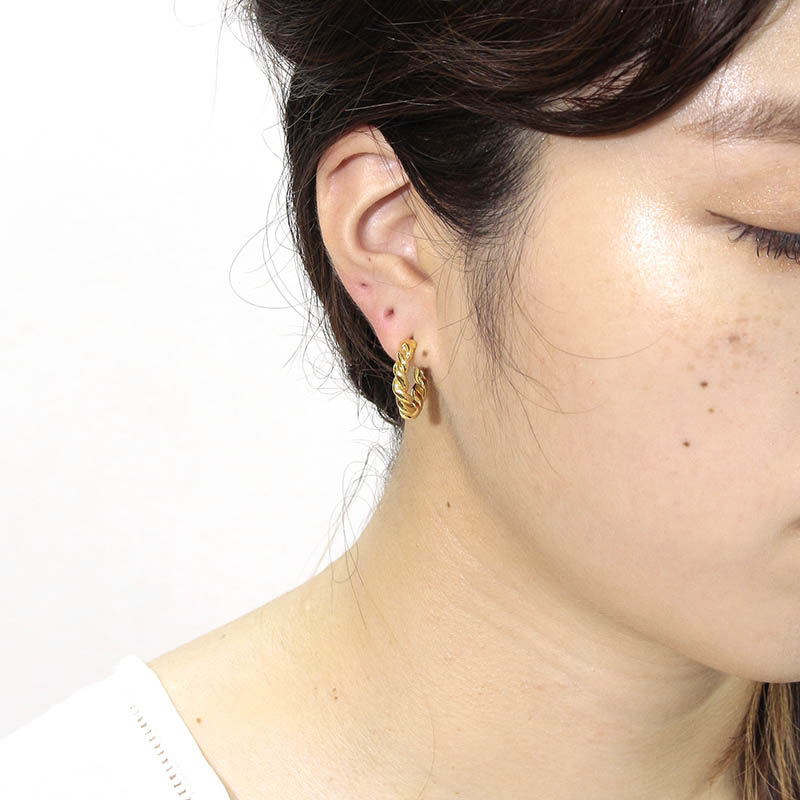Twist Pierce Small - Gold Plated（ツイストピアス スモール - ゴールドコーティング）【納期 1ヶ月半】　SYMPATHY OF SOUL Style（シンパシーオブソウルスタイル)