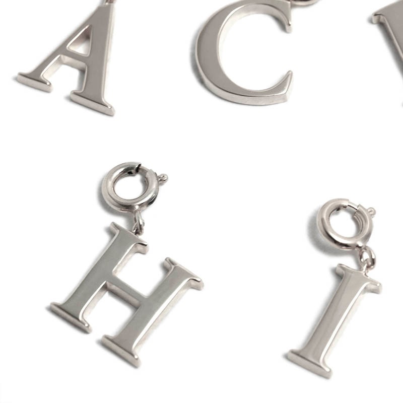 Initial Charm Pendant - Silver（イニシャルチャームペンダント - シルバー）　SYMPATHY OF SOUL Style（シンパシーオブソウルスタイル)
