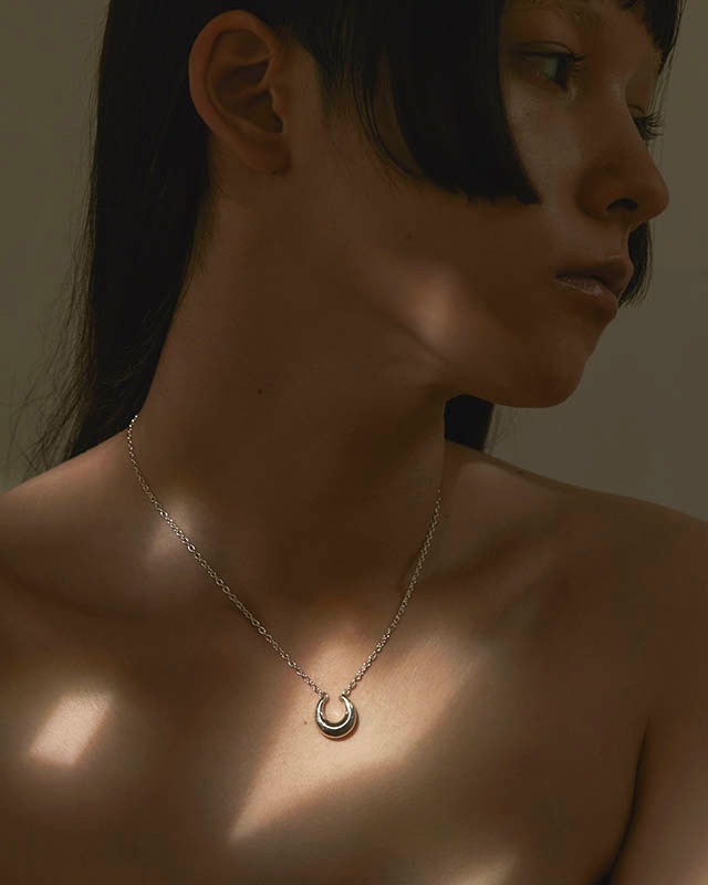 Puffy Horseshoe Necklace - Silver（パフィーホースシューネックレス - シルバー）【納期 1ヶ月】　SYMPATHY OF SOUL Style（シンパシーオブソウルスタイル)