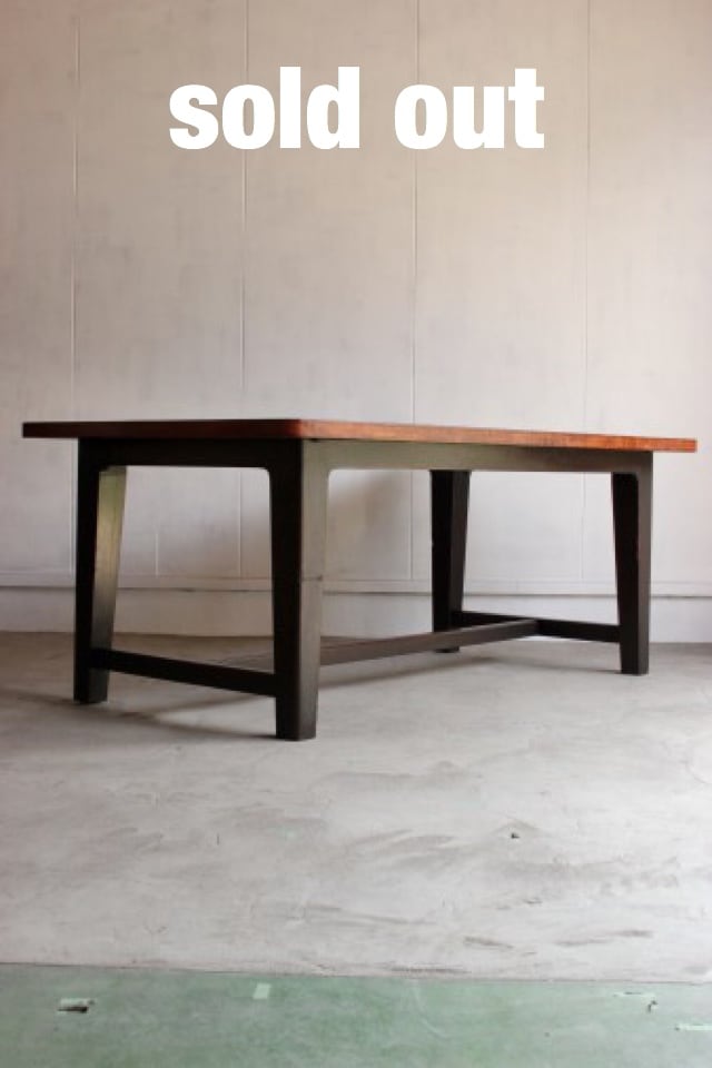 大きいテーブル