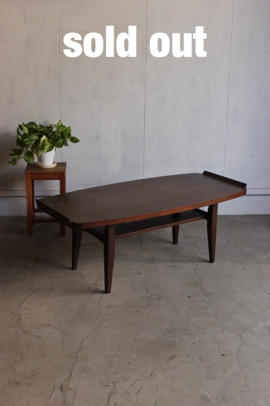 センターテーブル