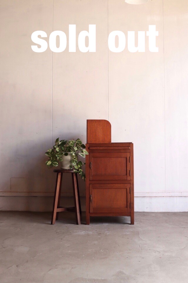 本立て付の小戸棚