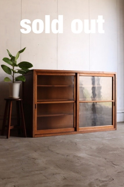 モールガラスの引戸棚 | 全ての商品 - 古家具古道具 そうすけ