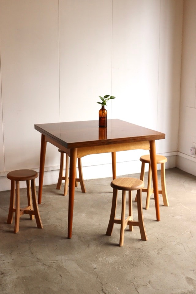 バタフライテーブル