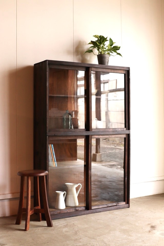 古いガラス戸棚　水屋箪笥　レトロ　食器棚　アンティーク　古道具 古い水屋箪笥 ガラス戸棚 | denbee 古道具