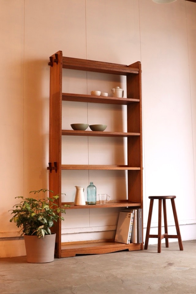 お値下げしました！上品な佇まいの古い本棚 本棚 | 全ての商品 - 古家具古道具 そうすけ