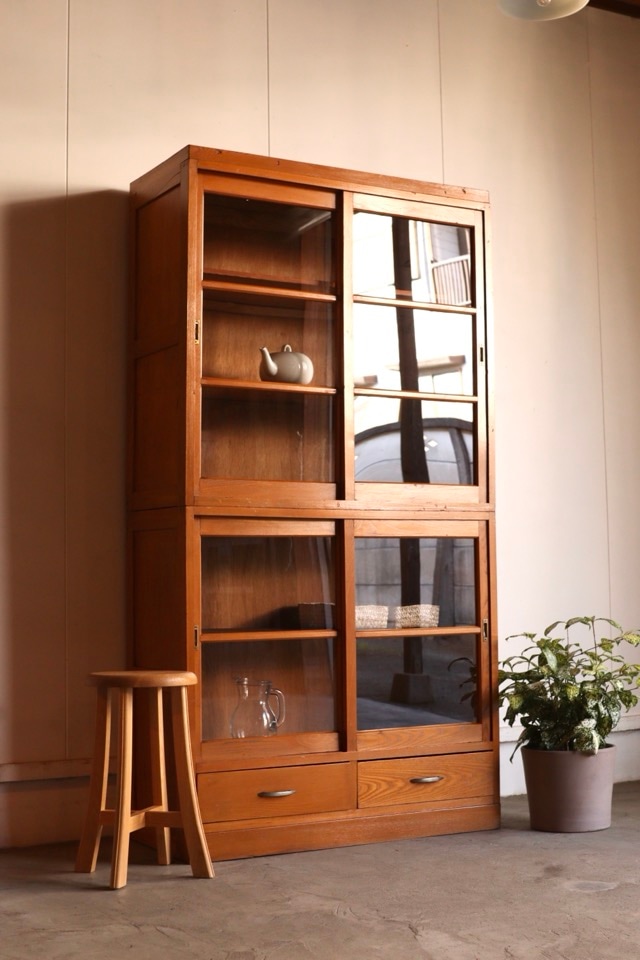 ガラス引戸棚 | 全ての商品 - 古家具古道具 そうすけ