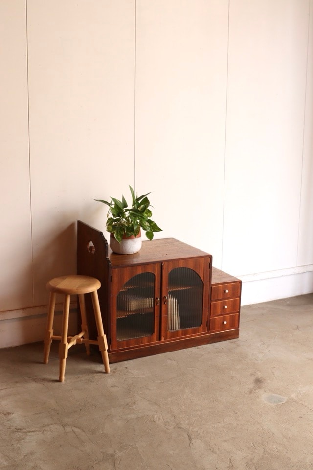 モールガラスの戸棚 | 全ての商品 - 古家具古道具 そうすけ