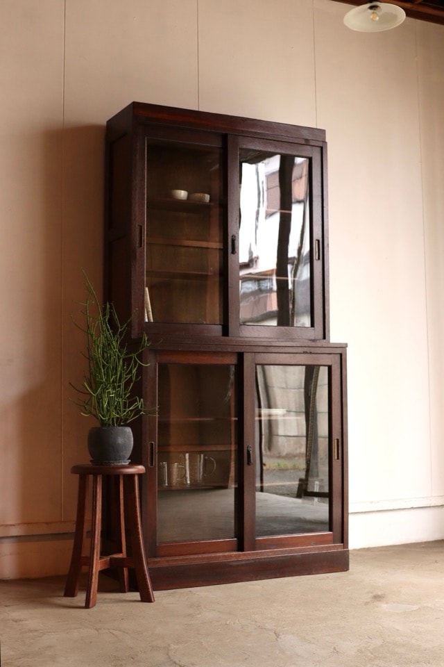 古家具 鏡付戸棚 ガラス引戸棚 | 全ての商品 - 古家具古道具 そうすけ