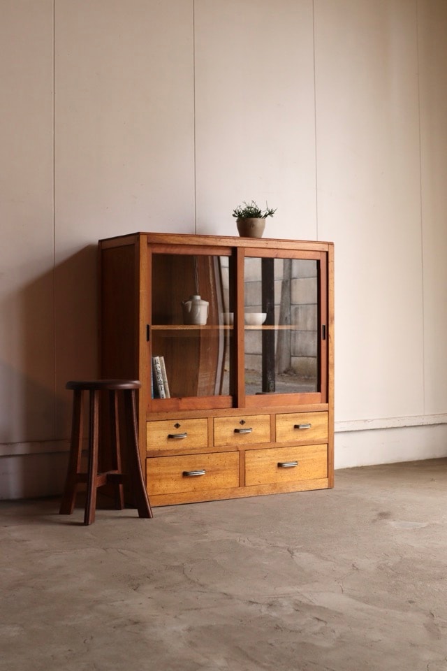 ガラス引戸棚 | 全ての商品 - 古家具古道具 そうすけ