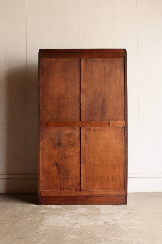 ダイヤガラスの戸棚