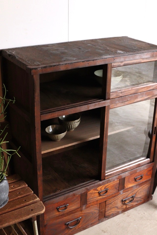 ガラス引戸棚 | 全ての商品 - 古家具古道具 そうすけ