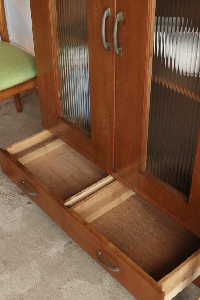 モールガラスの戸棚 | 全ての商品 - 古家具古道具 そうすけ