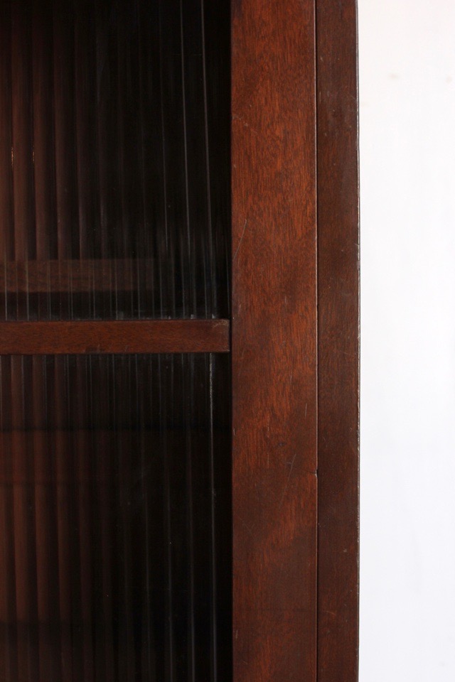 モールガラスの戸棚