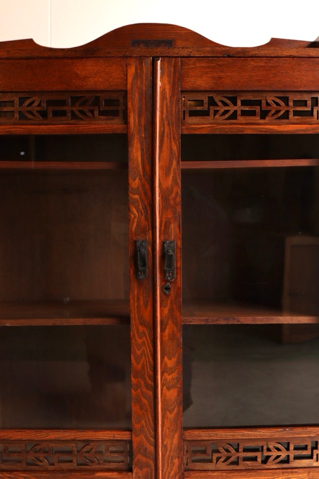 古家具 / アンティークガラス戸棚 / 無垢材① アンティーク 栗材無垢 ガラス戸収納棚 | REFACTORY antiques