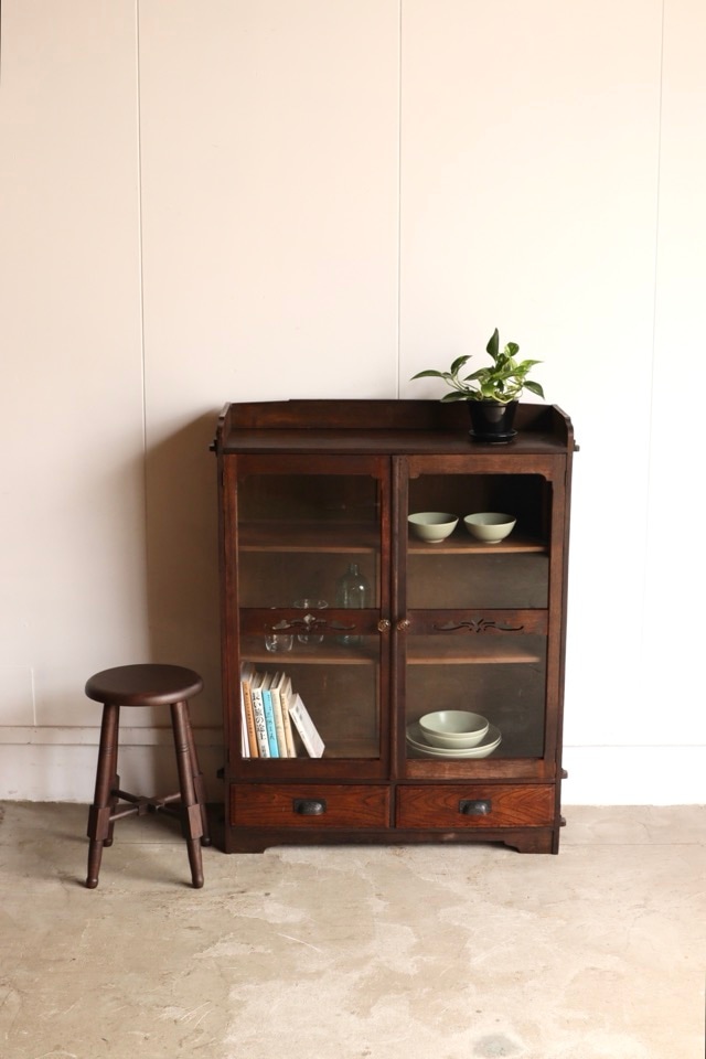 9/30まで！　古家具　木製　ガラス戸棚 ガラス戸棚《古家具 食器棚 飾り棚》 | Rem Remake Furniture
