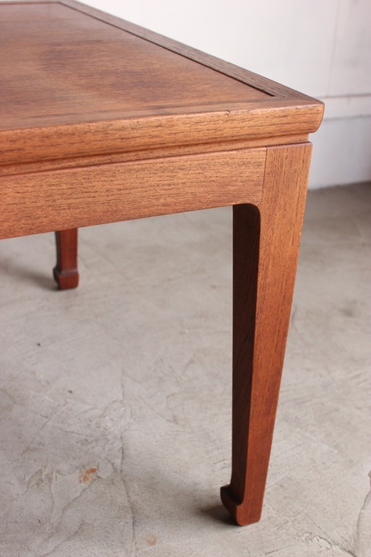 センターテーブル