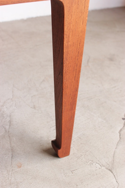 センターテーブル