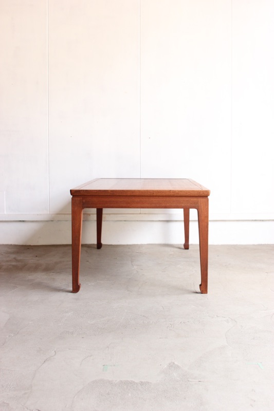 センターテーブル