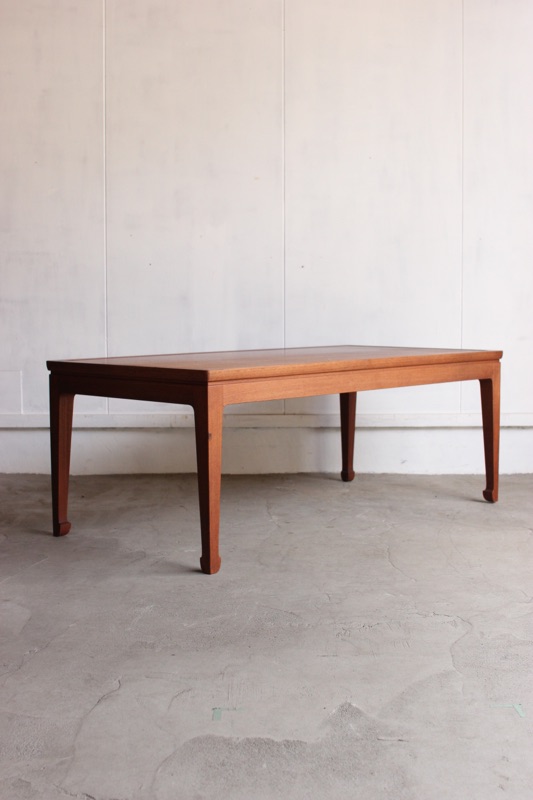 センターテーブル