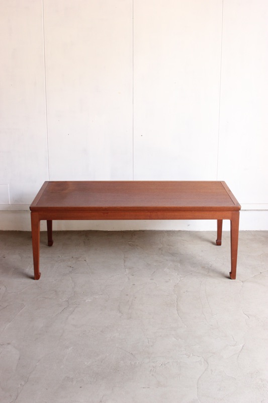 センターテーブル