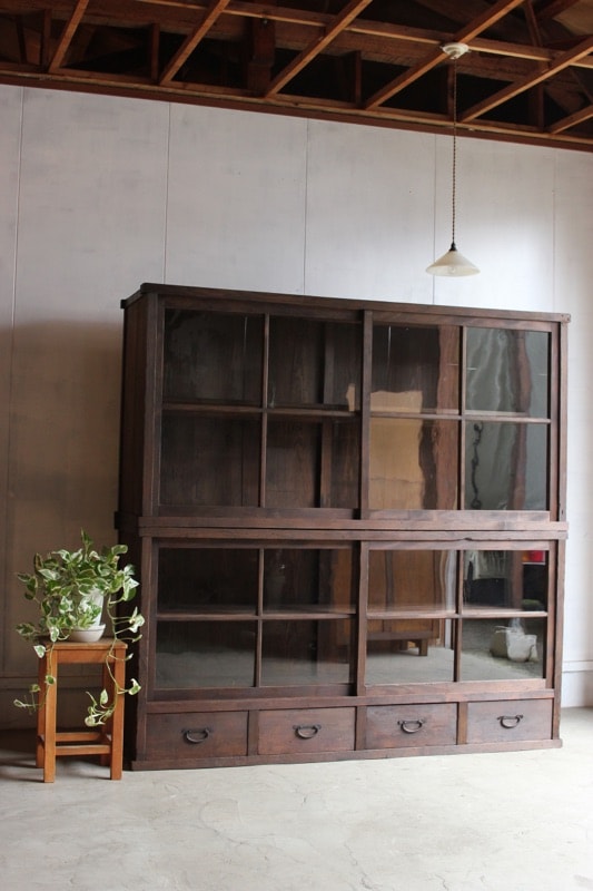 リペイント　古家具　戸棚 ガラス引戸棚 | 全ての商品 - 古家具古道具 そうすけ