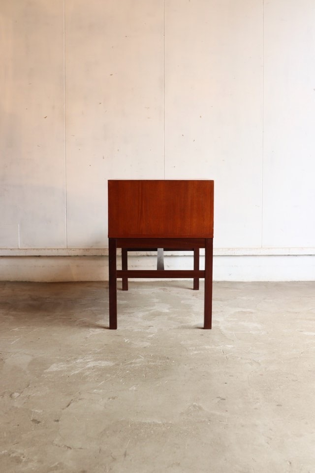 チェストベンチ