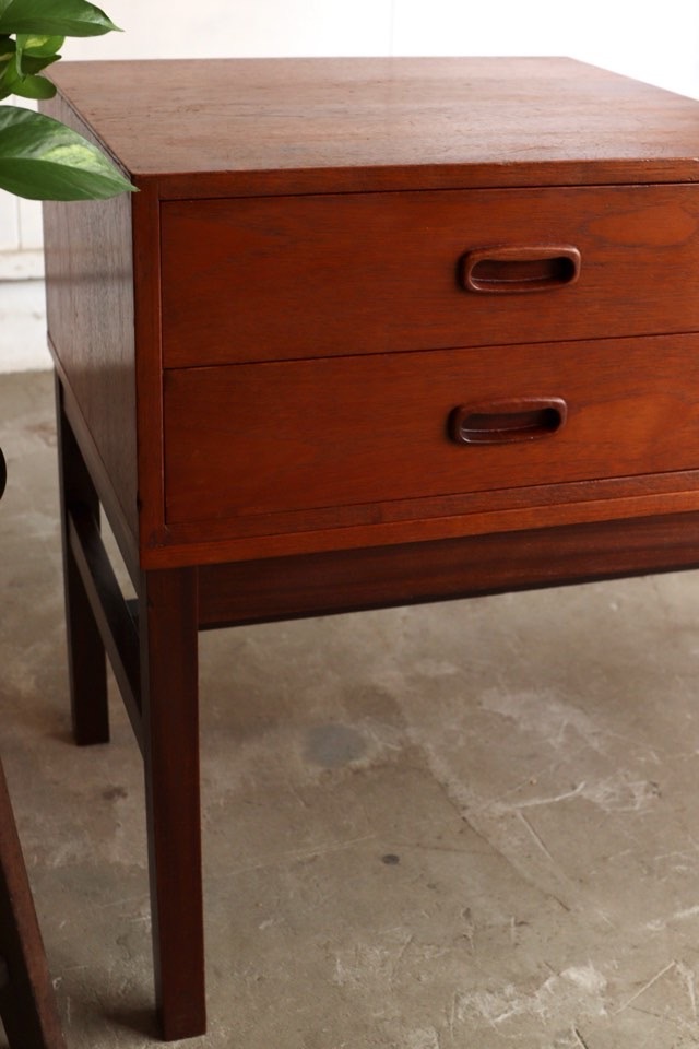 チェストベンチ