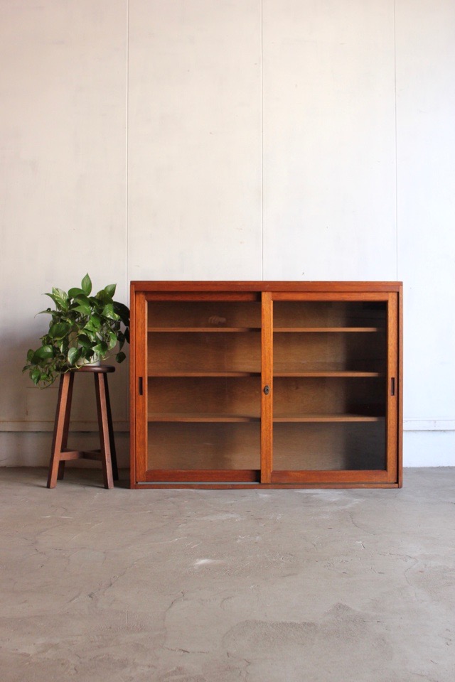 ガラス引戸棚 | 全ての商品 - 古家具古道具 そうすけ