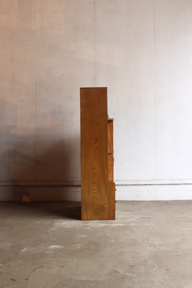 モールガラスの戸棚