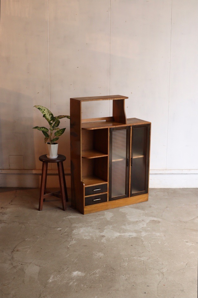 モールガラスの戸棚