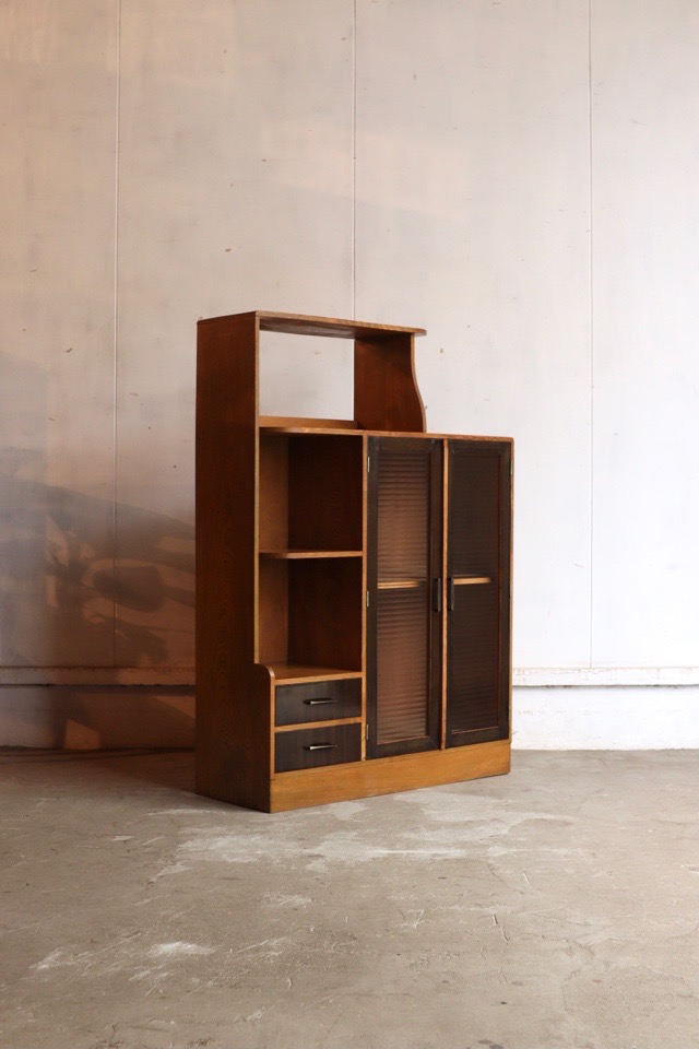 モールガラスの戸棚