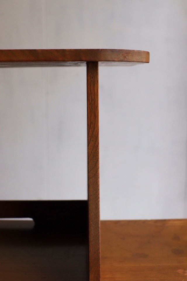 モールガラスの戸棚