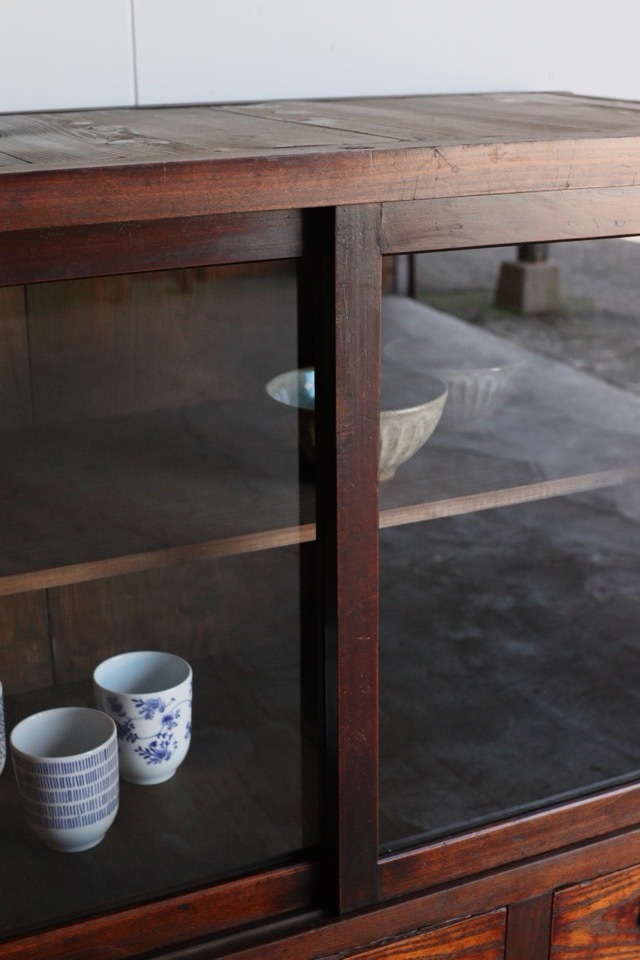 ガラス引戸棚 | 全ての商品 - 古家具古道具 そうすけ