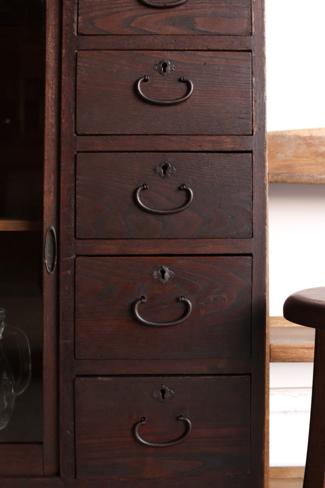 ガラス引戸棚 | 全ての商品 - 古家具古道具 そうすけ