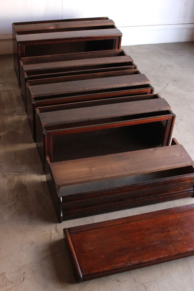 スタッキングブックシェルフ