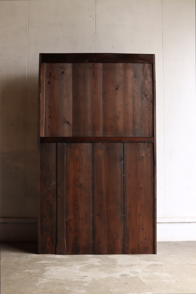 ダイヤガラスの戸棚