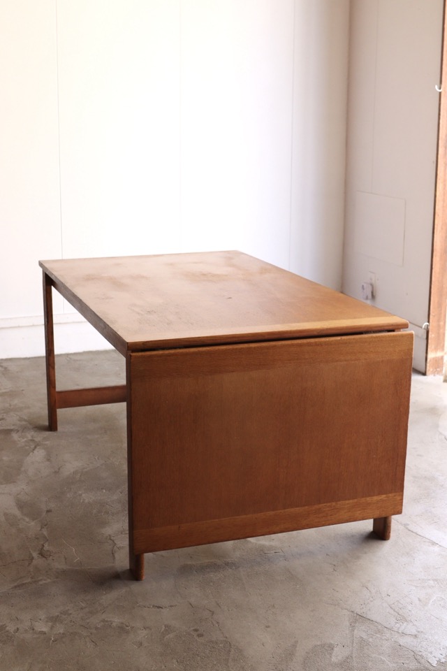 バタフライテーブル